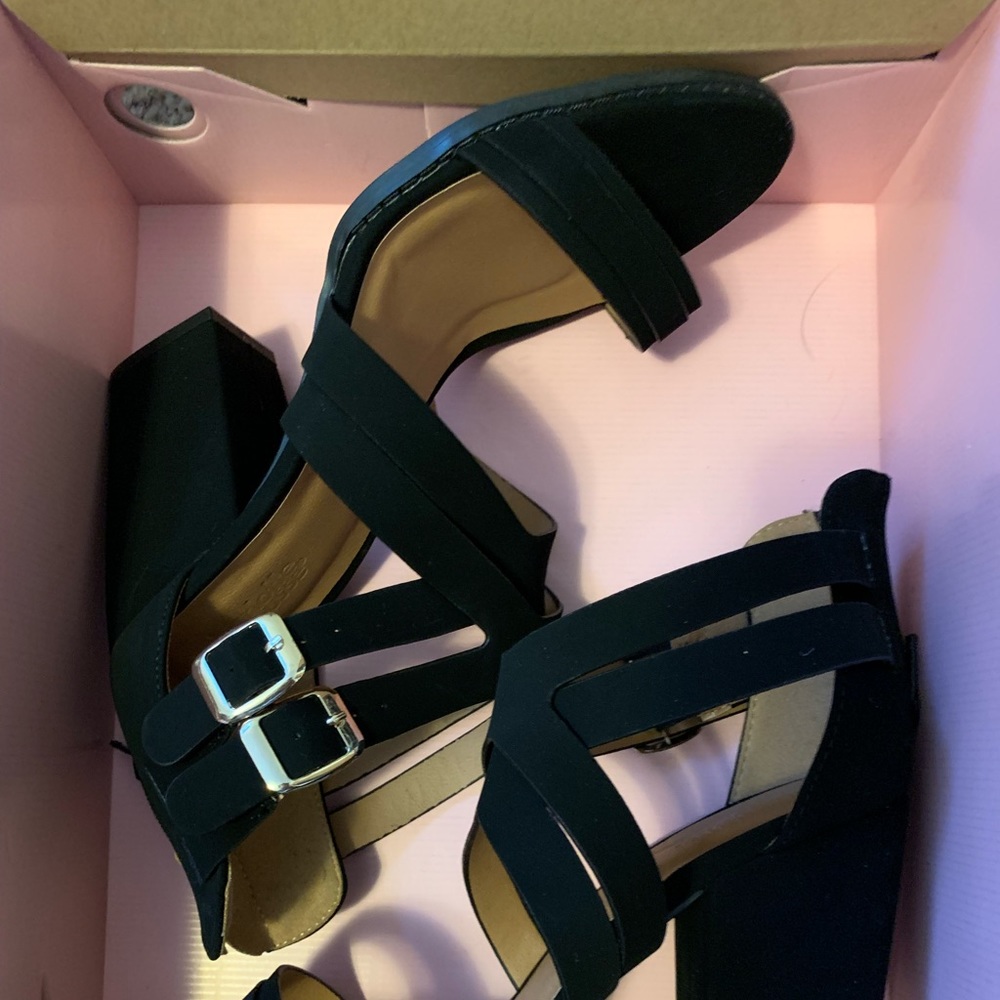 Open toed black heels, never worn!!